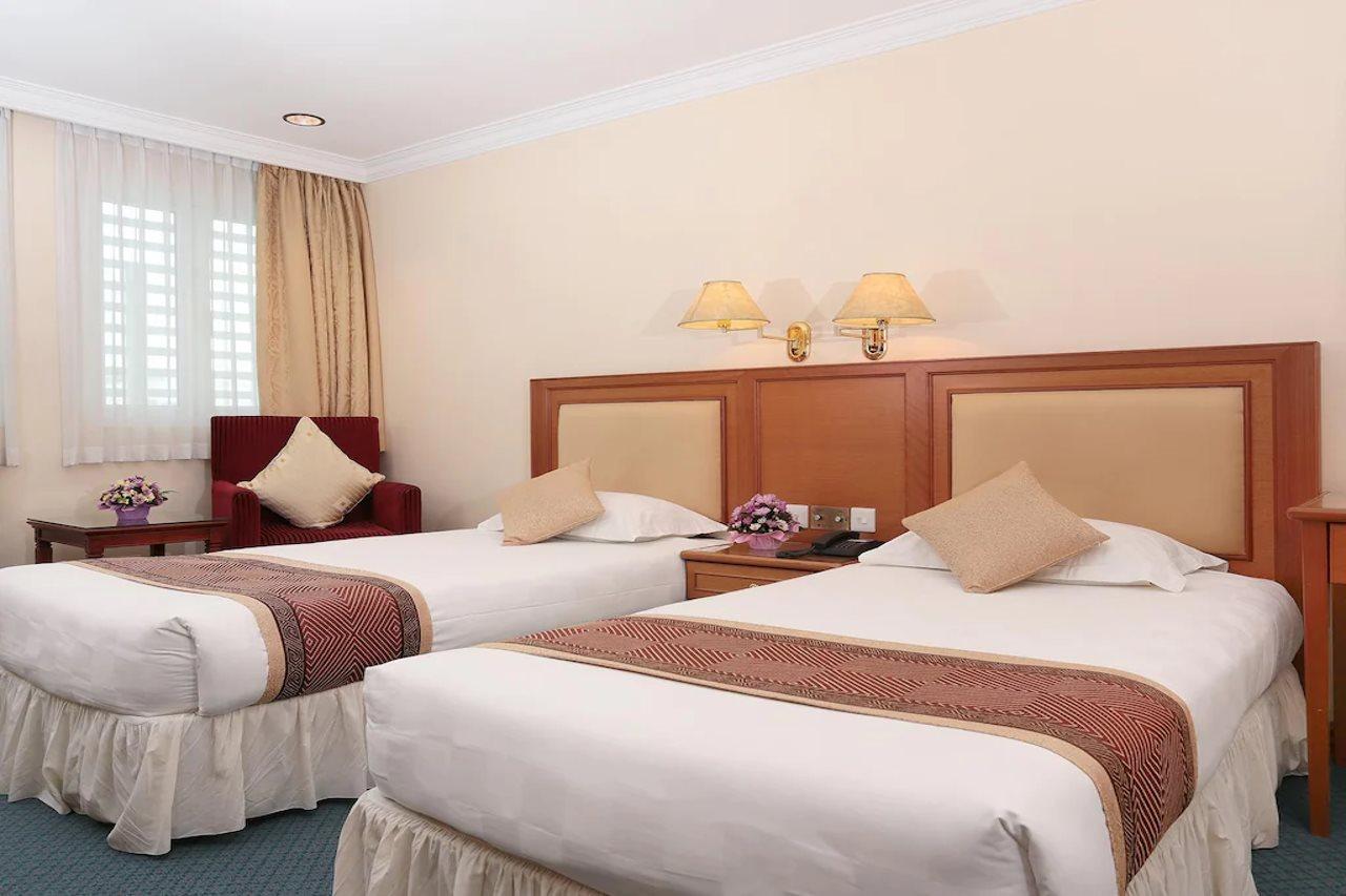 Hotel Santosa Malang Extérieur photo