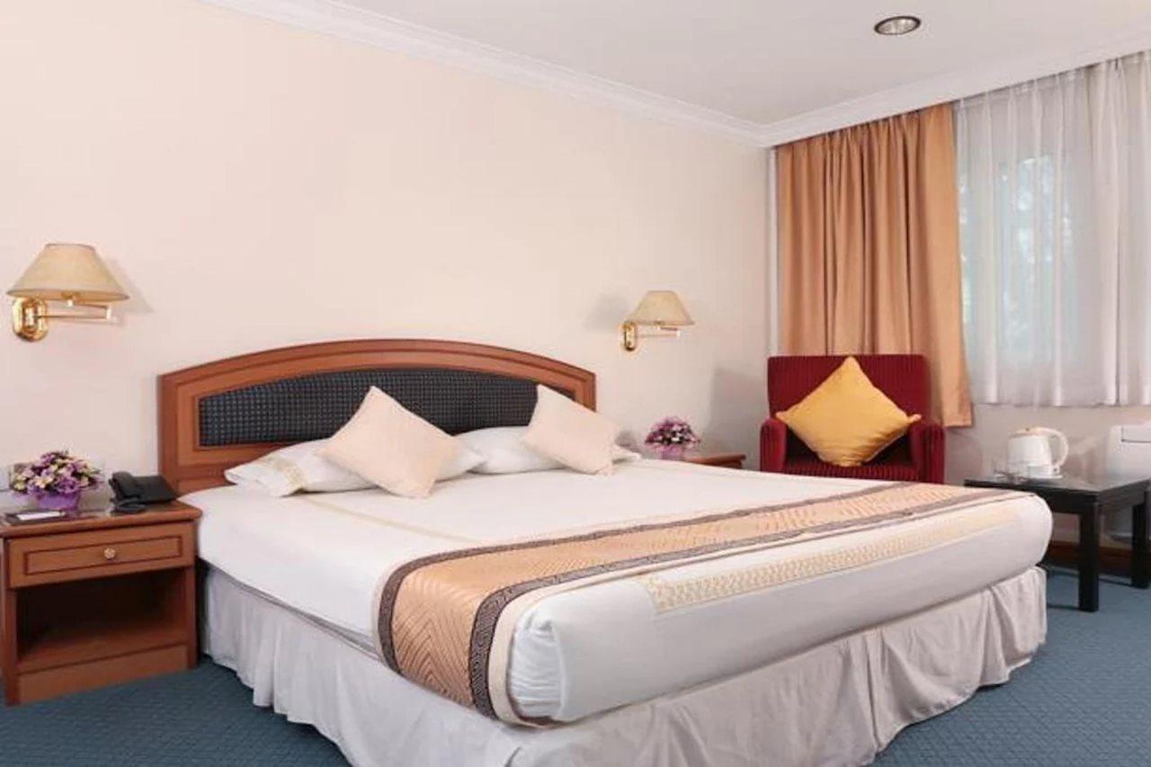 Hotel Santosa Malang Extérieur photo