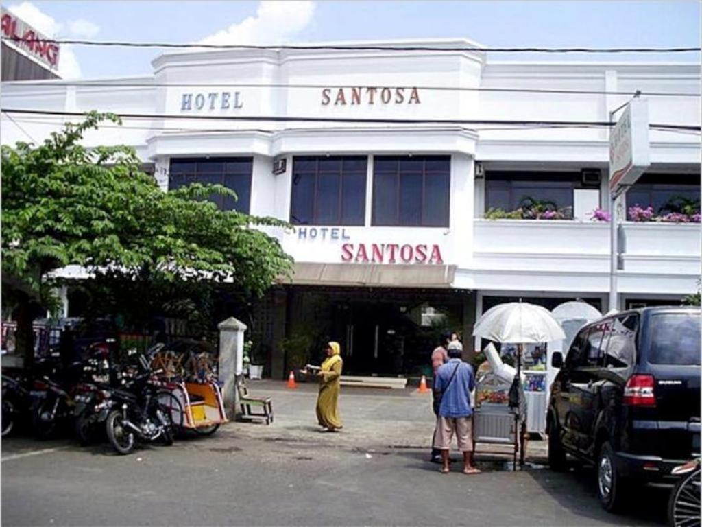 Hotel Santosa Malang Extérieur photo